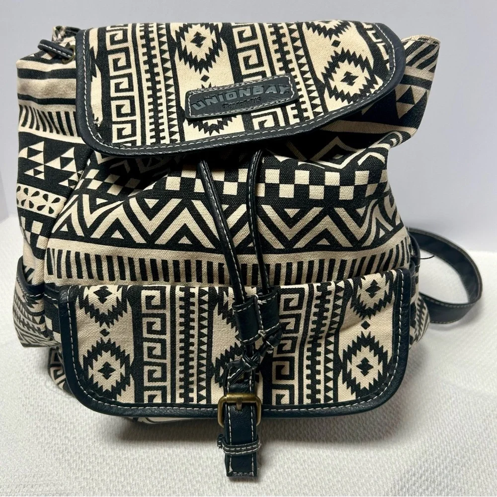UNIONBAY Black and Cream Patterned Backpack